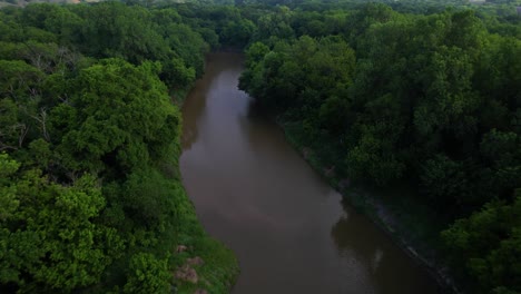 Video-Aereo-De-Denton-Creek-Cerca-De-La-Autopista-377-En-Texas