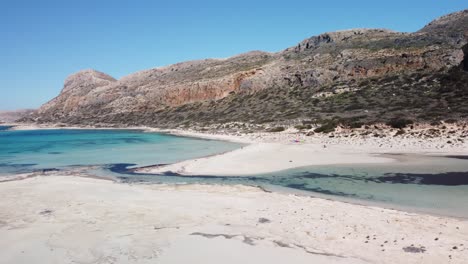 Vista-Aérea-De-La-Hermosa-Playa-De-Balos-En-La-Isla-De-Creta,-Grecia