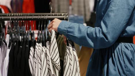 Young-woman-in-the-clothes-shop