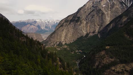 Einspielung-Der-Berge-Und-Des-Tals-In-Der-Nähe-Des-Duffey-Lake-In-Britisch-Kolumbien