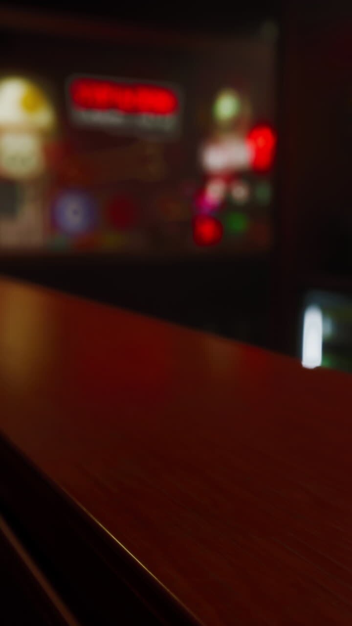 Luci sfocate della città di notte