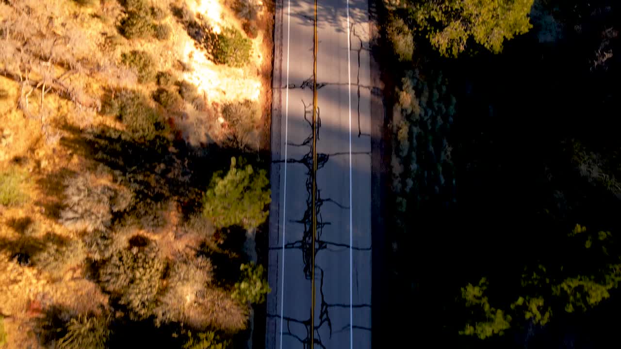 산길의 상공 사진