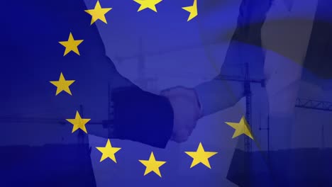 EU-Flagge-Mit-Geschäftsleuten,-Die-Sich-Im-Hintergrund-Die-Hände-Schütteln