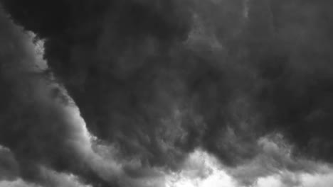 abrazando la oscuridad de las nubes de trueno