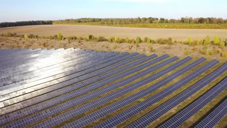 vista aérea de los paneles solares fotovoltaicos. concepto de energía limpia, energía verde, energía renovable. concepto de energia alternativa.