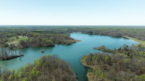 Escena-Tranquila-En-El-Lago-Glen-Springs-En-Tennessee,-Estados-Unidos---Toma-Aérea