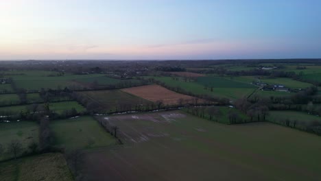 Acigné-Landschaft-Bei-Sonnenuntergang-Und-Himmel-Als-Kopierraum