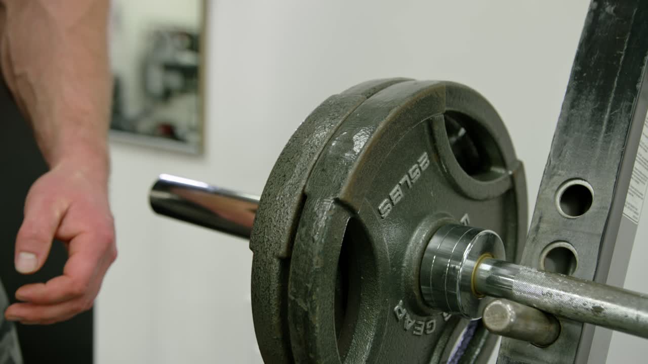 Strength man trainer bodybuilding achievement goals