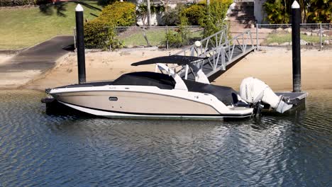 a boat docking at a canal pier