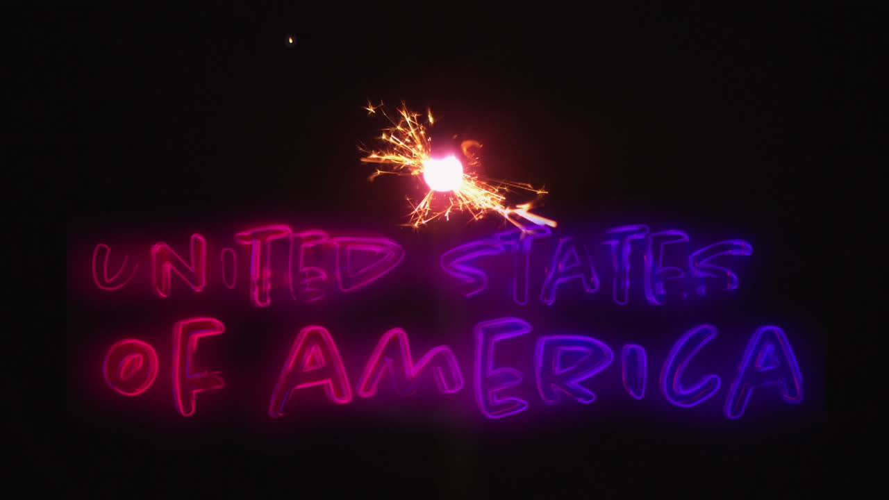 estados unidos de américa texto y una chispa para el 4 de julio.