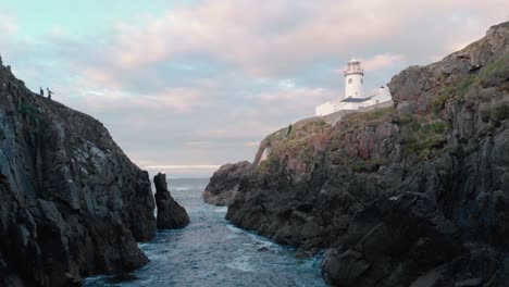 Fanadenkopf-Im-Leuchtturm-Von-Donegal,-Irland