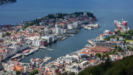 Beautiful-view-of-the-gorgeous-harbour-and-seafront-area-of-Bergen,-Norway-seen-from-the-viewpoint-at-Mount-Fløyen