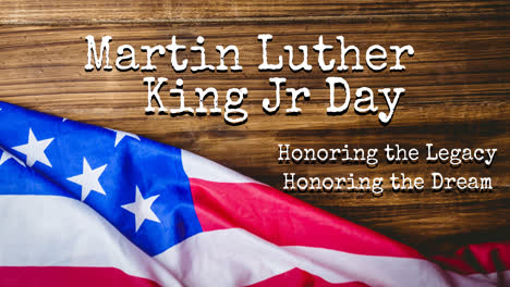 animación del feliz texto del día de martin luther king sobre la bandera estadounidense