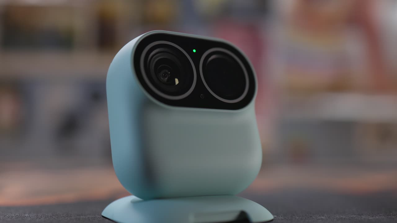 손가락을 클릭하는 모로지 마법 카메라의 클로즈업 뷰