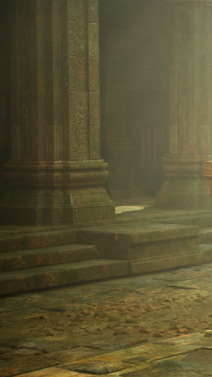 Luce soffusa su rovine mistiche crea un'atmosfera antica e serena.