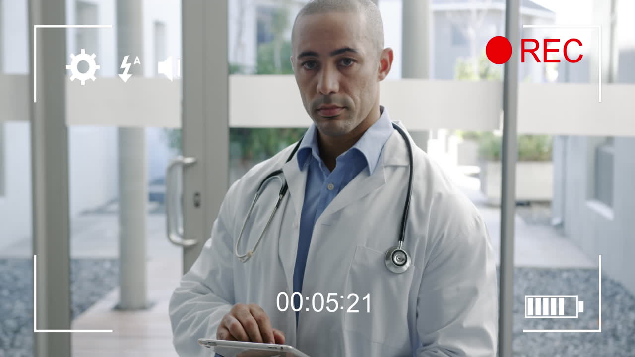 Riprese di un medico con una videocamera digitale 4k