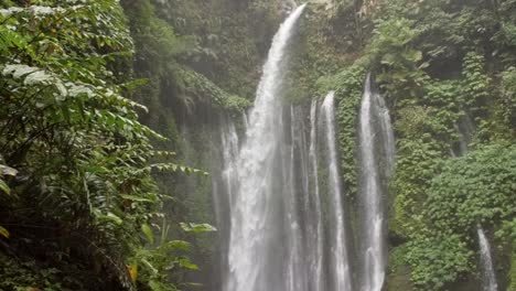 Reveal-Shot-of-a-Large-Waterfall