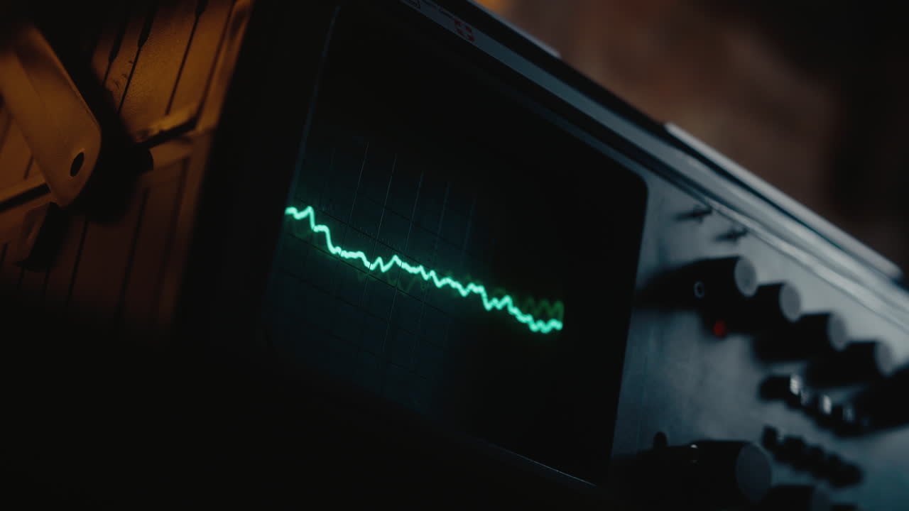 macro oscilloscope medium slow pulses