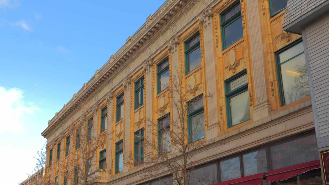 impresionante edificio con exterior arquitectónico histórico en naugatuck, connecticut, ee.uu.