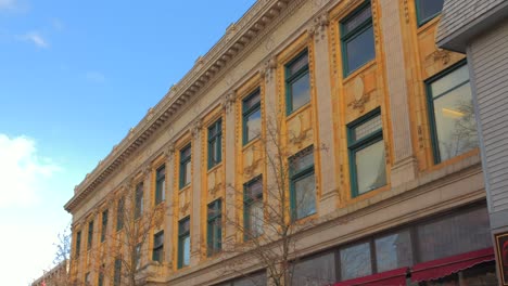 impresionante edificio con exterior arquitectónico histórico en naugatuck, connecticut, ee.uu.