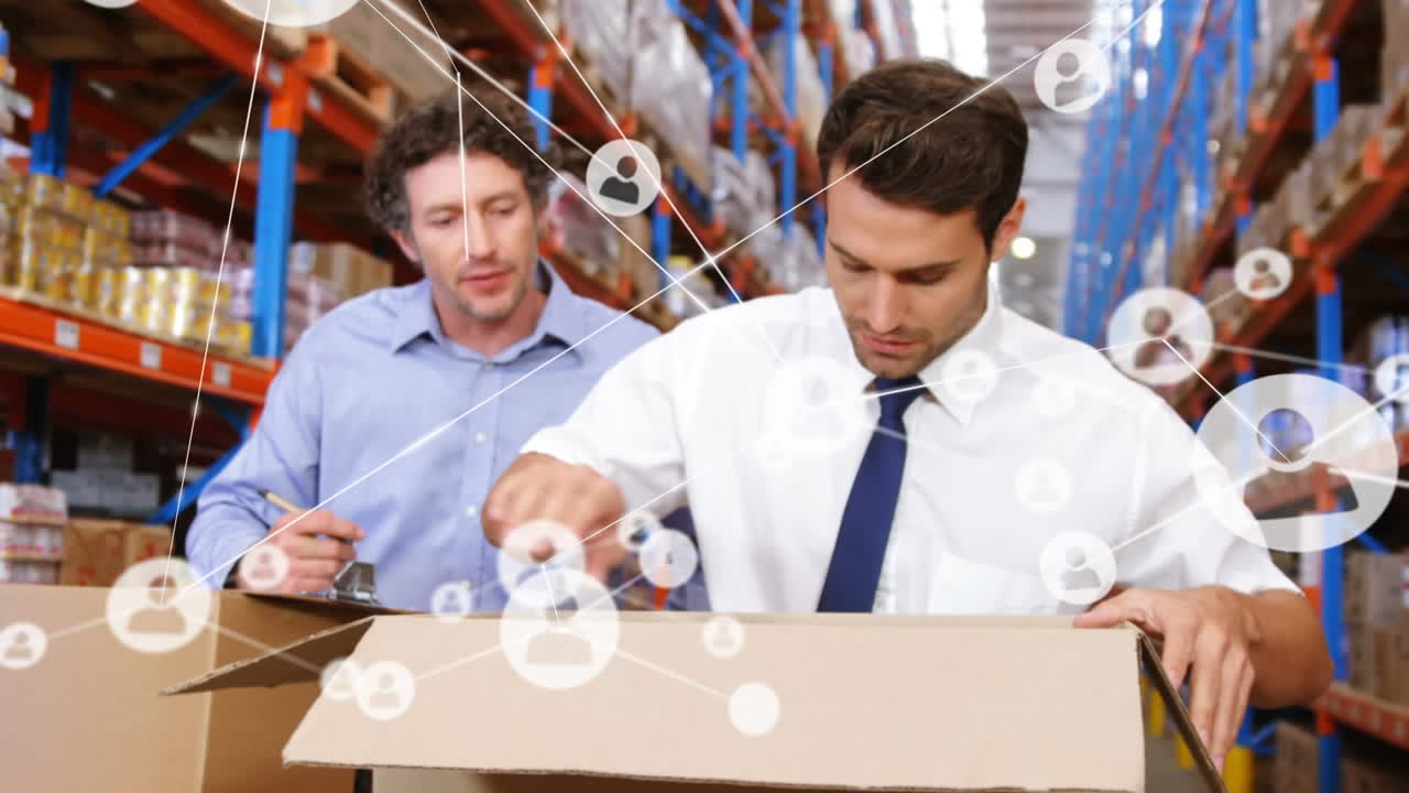 창고에서 일하는 사람들에 대한 아이콘과 연결 네트워크의 애니메이션