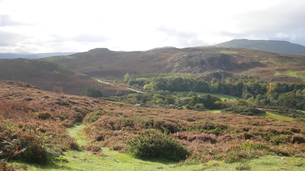 웨일스 어 시골 농촌 농지 산 초원 계곡 하이킹 풍경