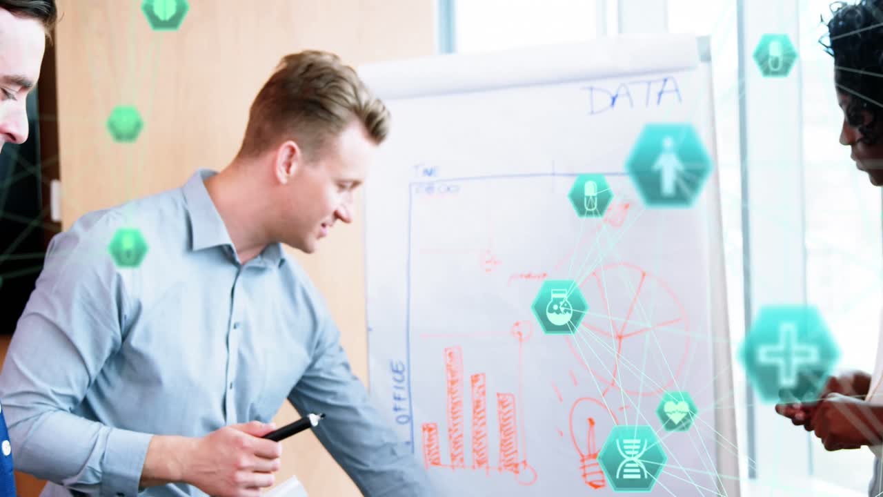 animación de la red de conexiones entre diversas personas que trabajan en la oficina