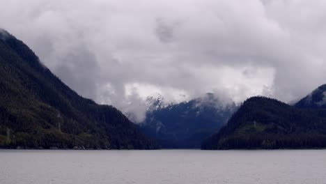 Zeitraffer-Von-Stevens-Passage-Transit,-In-Der-Nähe-Von-Juneau,-Alaska