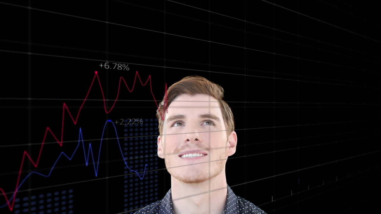 animación del procesamiento de datos sobre el empresario caucásico sonriente