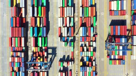 Containerschiff-Im-Export--Und-Importgeschäft-Und-Logistiklieferung