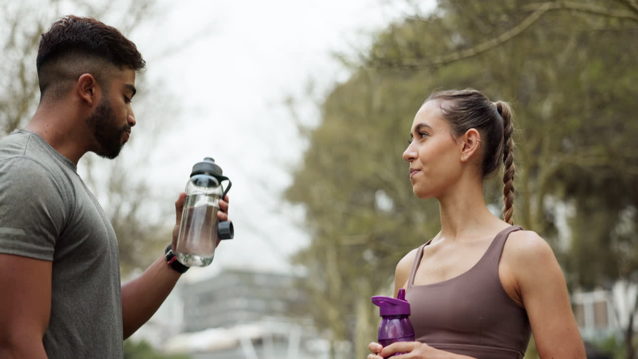 agua, pareja y cinco por el éxito