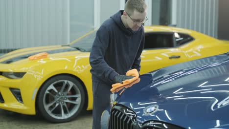 professional car detailing – washing, ceramic coating, and interior cleaning