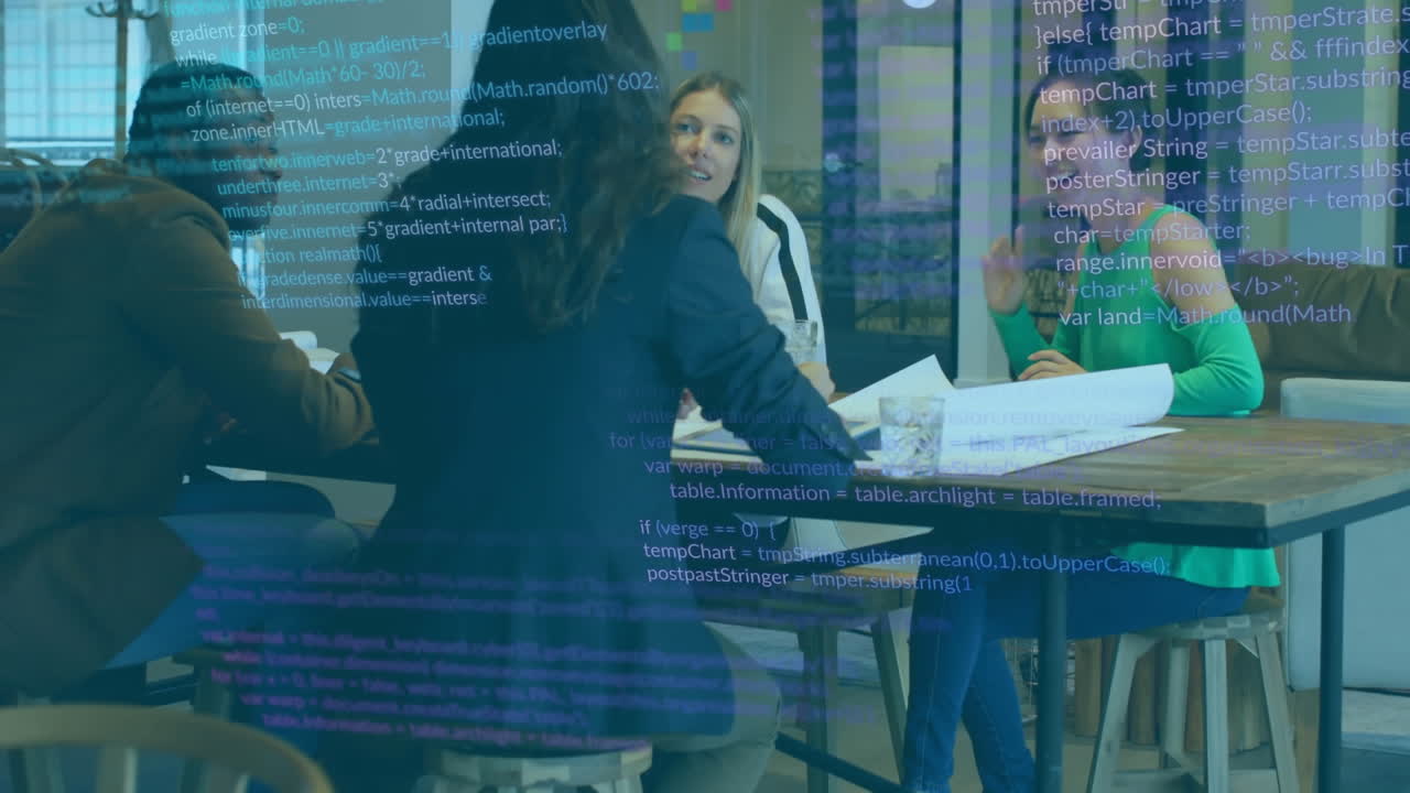 animación del lenguaje informático sobre diversos compañeros de trabajo que comparten ideas en la oficina