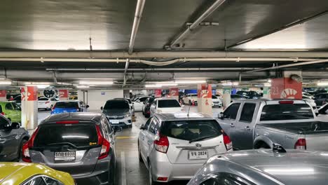 estacionamiento subterráneo ocupado