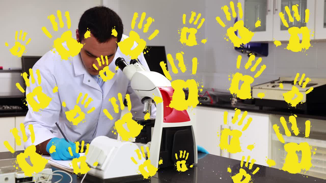 플을 가진 양색 남성 실험실 직원 위의 손자국 애니메이션