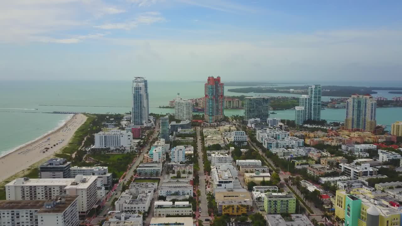 Miami South Beach, Florida USA. Vista aerea sul lungomare della città, Ocean Drive, Collins Avenue, Fisher Island