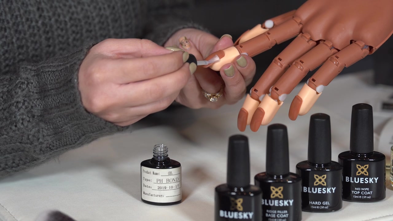 Teaching how to manicure on industrialist hand - 4K