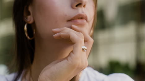 Close-up-view-of-young-caucasian-woman