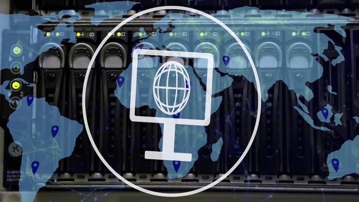 Animation af globus på computerskærmikoner og databehandling over computerserver