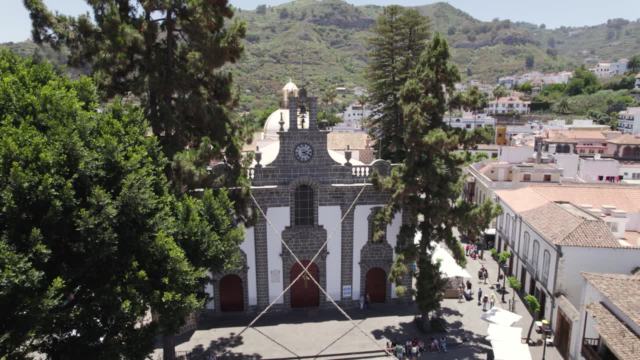 fachada principal de la basílica de nuestra señora del pino, iglesia en teror, las palmas, islas canarias