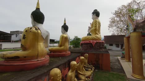 Fpv-Drone-Shot-De-Buda-En-El-Templo-Tailandés