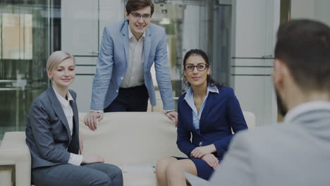reunión de negocios en una oficina moderna