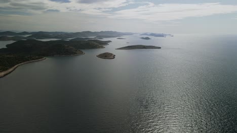 Islotes-E-Islas-De-Naturaleza-Paradisíaca-Del-Parque-Nacional-Kornati,-Croacia
