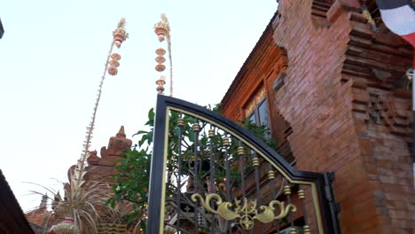 Temple-gate-in-Bali-during-sunset