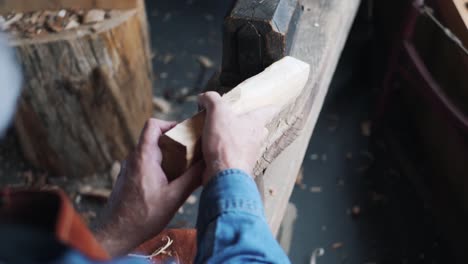 craftsman rotating wooden log on lathe