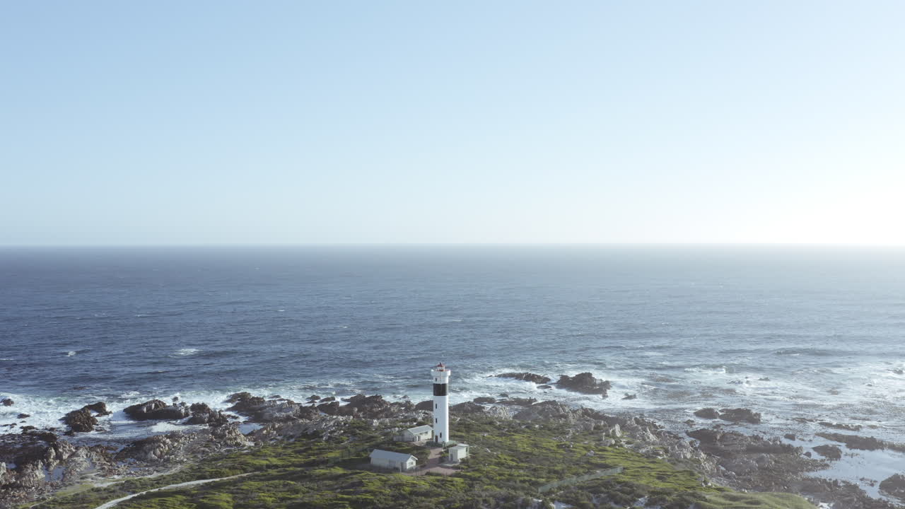 등대가 길을 보여줄 거야