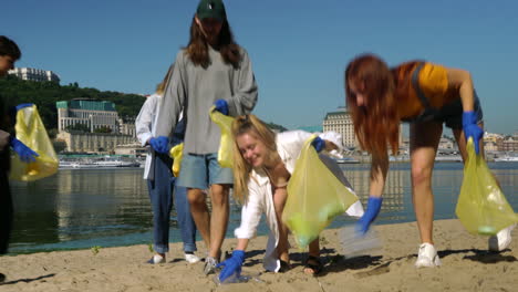 community beach cleanup