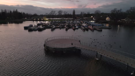 Toma-De-Paralaje-Del-Lago-En-El-Aquadrome-De-Facturación