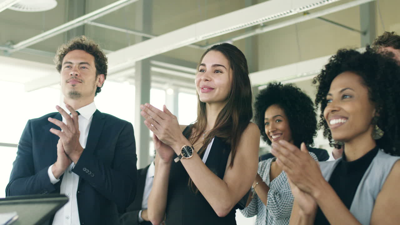 aplausos por todas las grandes ideas compartidas aquí hoy.