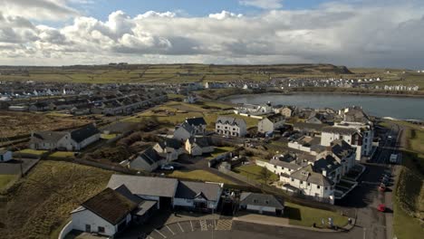 portballintrae en el condado de antrim, irlanda del norte